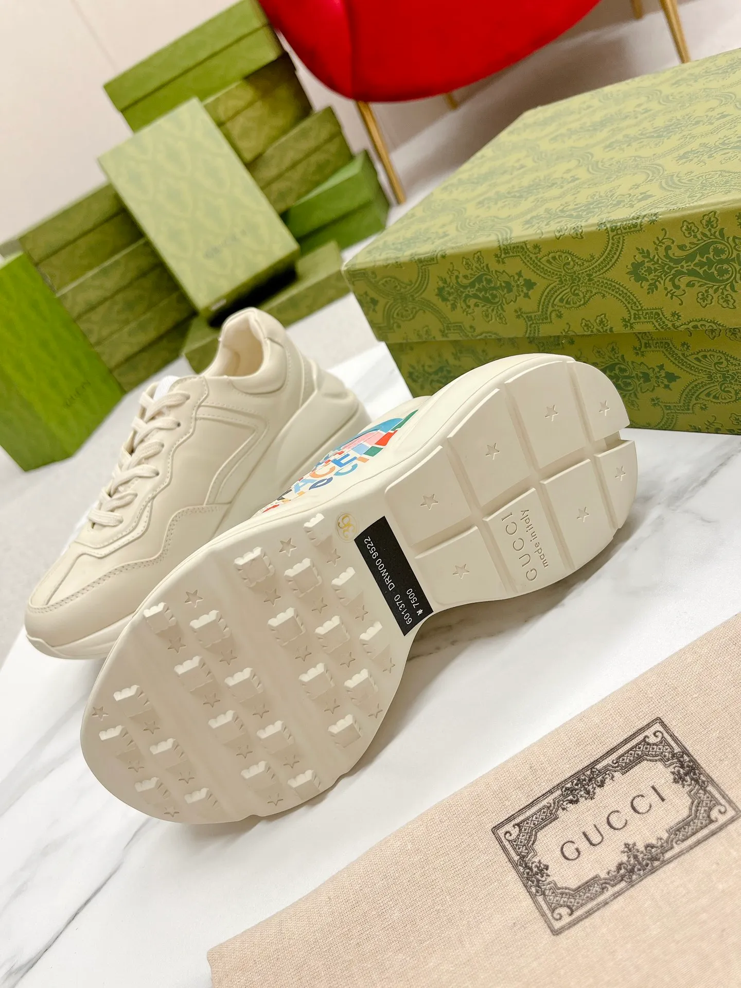 👟👟Ex-factory price 700👟👟 Men +10 Gucci’s top version of couple’s dad shoes series is new! 🖤 ⚠GG couple’s dad shoes have been very popular in recent years; new colors are updated constantly; new colors are updated, and our home and counters have new ones at the same time. This classic dad shoe is popular among celebrities and Internet celebrities. Anchors and others are sure to plant grass and call ❤ Classic fashion style, distressed leather surface, 5D drawing printing; mixed surface splicing colors, etc... Original customization (off-white eco-friendly cowhide, first layer of cowhide inside), original outsole... Shiny colorful drawings embellish the sides of the shoe body, old color rubbing, package production technology, 1:1 creation / only to make the best shoes. ⚠️ Comes with high-end full package at the counter. …………………………………………………… 👑❥∙Colour: Doraemon model/Mickey Mouse model/Lip model/Donald Duck model/Anchor model/Classic red and green striped logo model/NY letter model/Rainbow letter model/Red ebony cloth model/G letter pink cloth model/North Face joint model/Little Bear model/New blue color model/New orange color model 👑❥∙Size: Women’s model 35-40 Men's 39-44